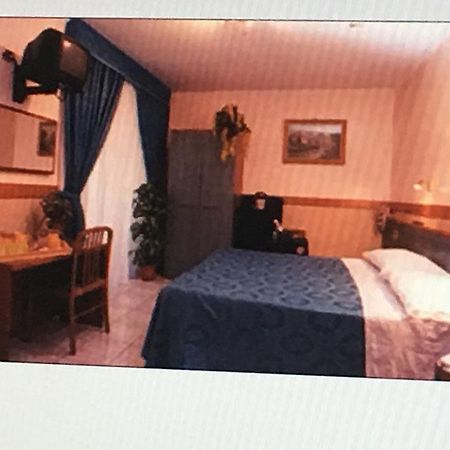 Hotel Rubino Рим Екстериор снимка